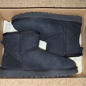 UGG Mini Classic